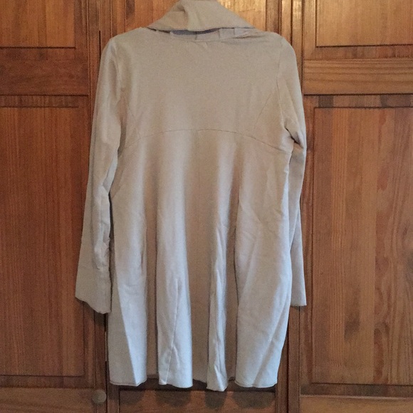 Khaki colored coat - Picture 4 of 5